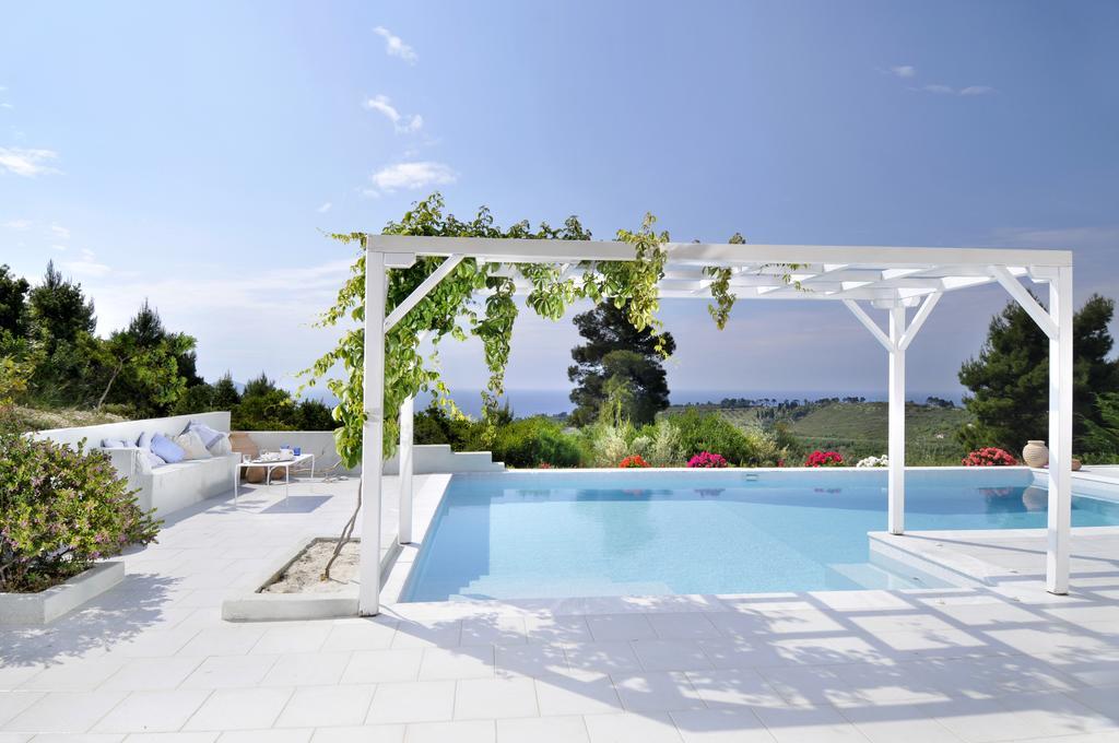 Anemolia Villas With Private Pools Near The Most Beautiful Beaches Of Alonissos Isomata Esterno foto